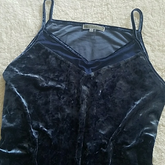 Sioni Tops - NWOT - Gorgeous blue crushed velvet cami!